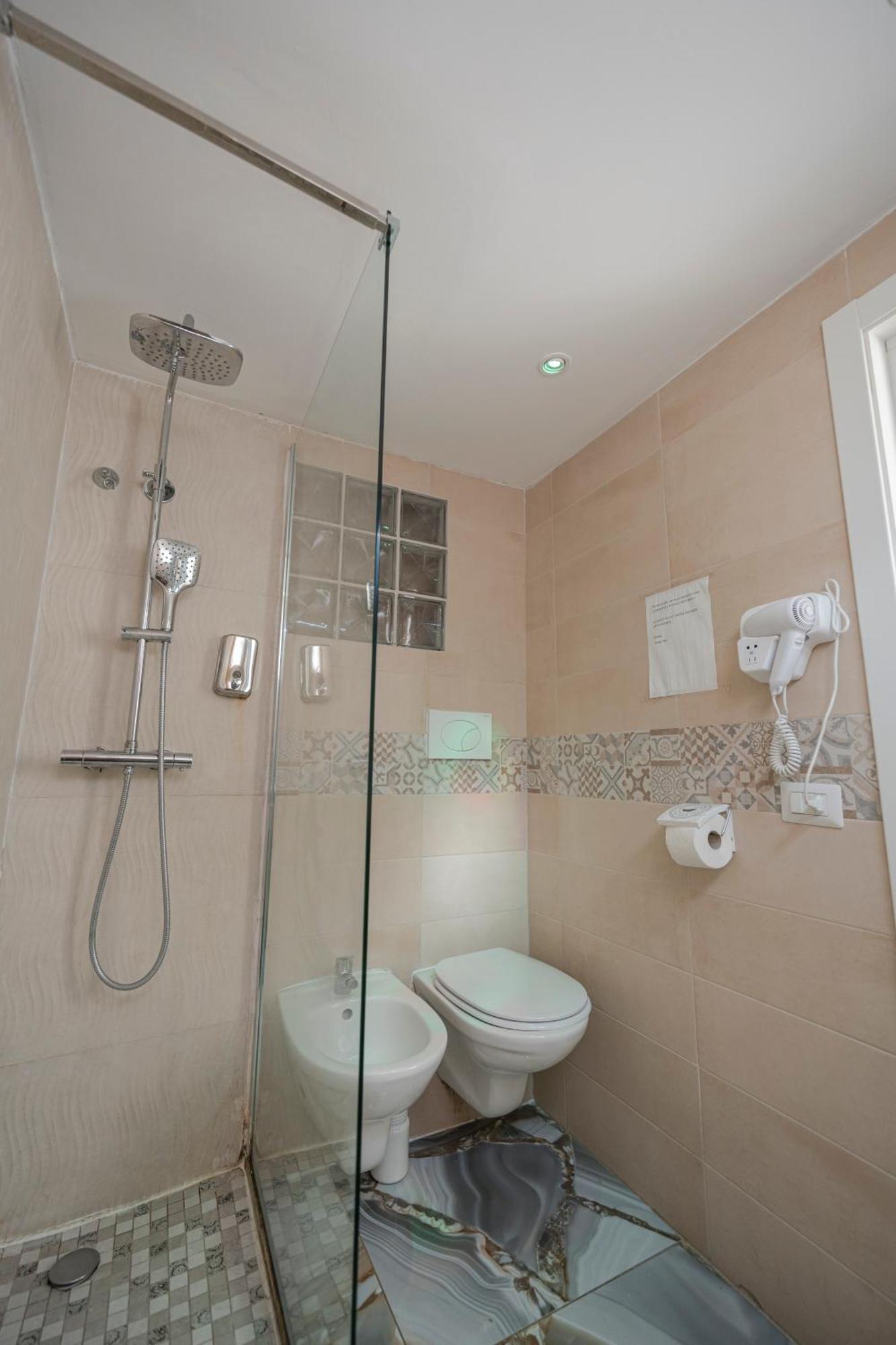 Il Faro 17 Bed & Breakfast Taranto Exterior photo
